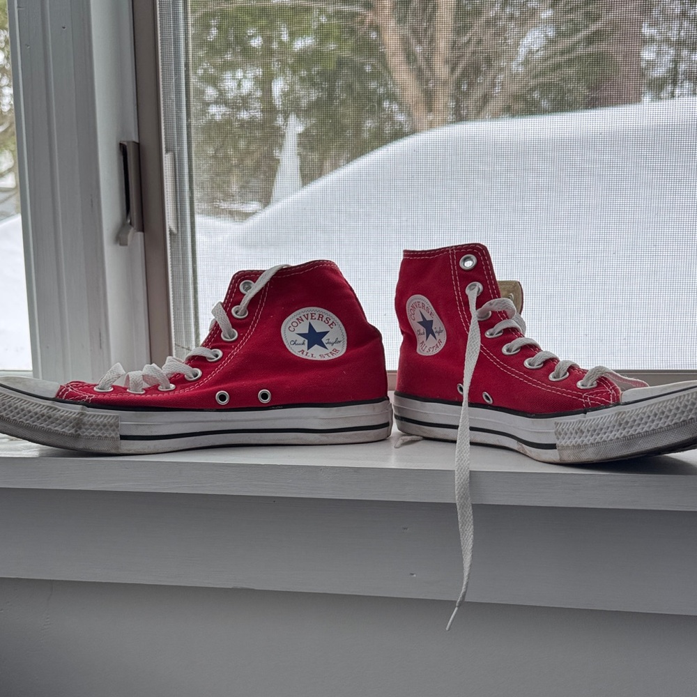 Converse men’s 7 Red High Top Sneakers with White Laces